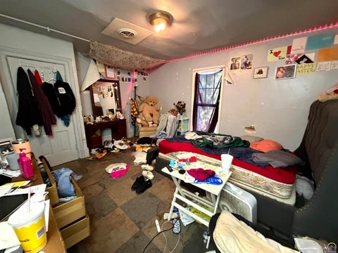 Tiny photo for 921 SW 10th Ave, Topeka, KS 66604 (MLS # 246304)