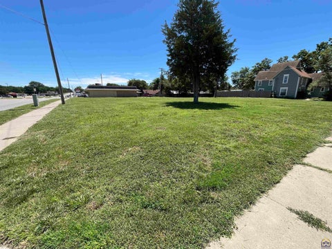 Tiny photo for 1425 W Central Ave, El Dorado, KS 67042 (MLS # 245107)
