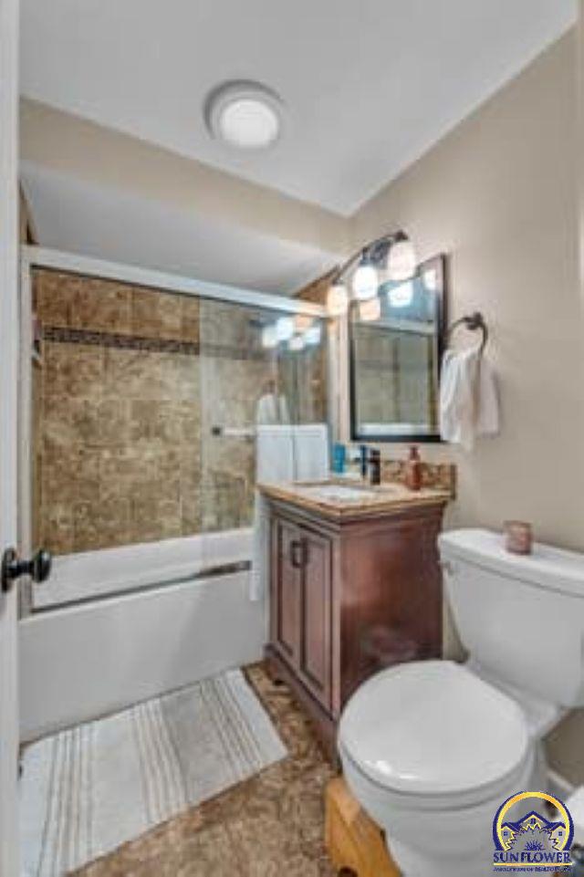 Topeka, Kansas 66611, United States, 3 Bedrooms Bedrooms, ,2 BathroomsBathrooms,Residential,Pending,27420