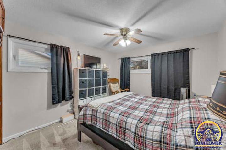 Topeka, Kansas 66611, United States, 3 Bedrooms Bedrooms, ,2 BathroomsBathrooms,Residential,Pending,27420