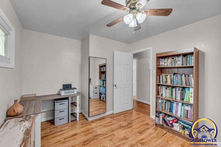 Topeka, Kansas 66611, United States, 3 Bedrooms Bedrooms, ,2 BathroomsBathrooms,Residential,Pending,27420