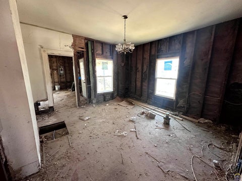 Tiny photo for 545 NE Sardou Ave, Topeka, KS 66608 (MLS # 244200)
