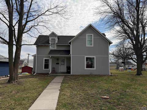 Photo of 505 Pottawatomie St, Hiawatha, KS 66434 (MLS # 243686)
