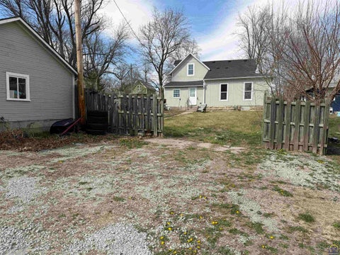 Tiny photo for 505 Pottawatomie St, Hiawatha, KS 66434 (MLS # 243686)