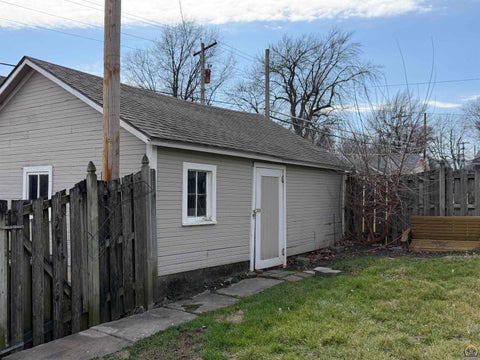 Tiny photo for 505 Pottawatomie St, Hiawatha, KS 66434 (MLS # 243686)
