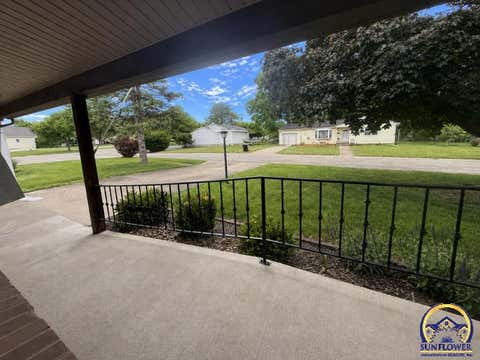 Tiny photo for 306 Osage Ave, Hiawatha, KS 66434 (MLS # 244328)