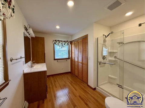 Tiny photo for 306 Osage Ave, Hiawatha, KS 66434 (MLS # 244328)