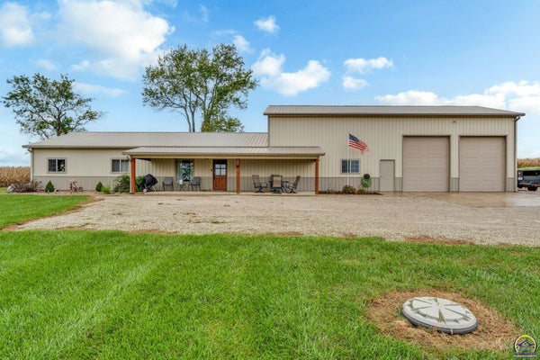 14801 U RD, MAYETTA, KS 66509 - Image 0bb0fdca93716a355bed2b117ee6283f/3899219203