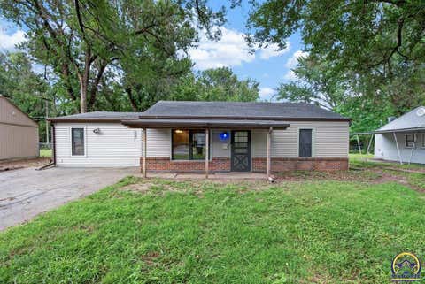 Photo of 2530 SW Hillcrest Rd, Topeka, KS 66614 (MLS # 245941)