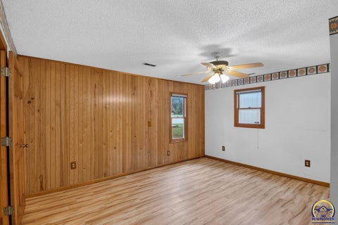 Tiny photo for 2530 SW Hillcrest Rd, Topeka, KS 66614 (MLS # 245941)