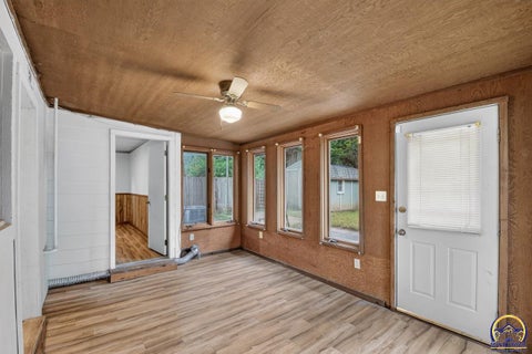 Tiny photo for 2530 SW Hillcrest Rd, Topeka, KS 66614 (MLS # 245941)