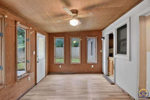 Tiny photo for 2530 SW Hillcrest Rd, Topeka, KS 66614 (MLS # 245941)