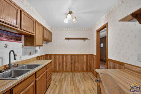 Tiny photo for 2530 SW Hillcrest Rd, Topeka, KS 66614 (MLS # 245941)