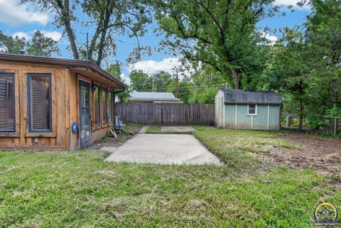 Tiny photo for 2530 SW Hillcrest Rd, Topeka, KS 66614 (MLS # 245941)
