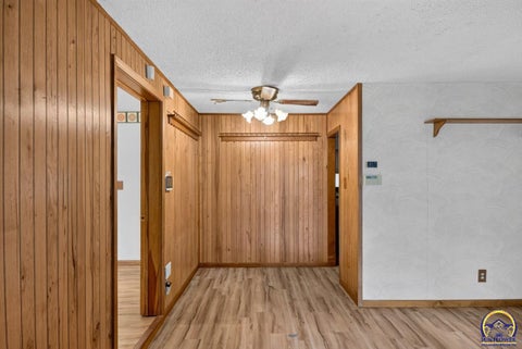 Tiny photo for 2530 SW Hillcrest Rd, Topeka, KS 66614 (MLS # 245941)