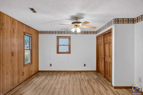 Tiny photo for 2530 SW Hillcrest Rd, Topeka, KS 66614 (MLS # 245941)