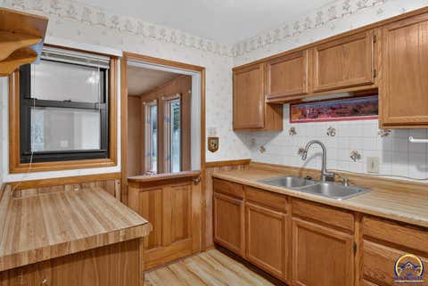 Tiny photo for 2530 SW Hillcrest Rd, Topeka, KS 66614 (MLS # 245941)