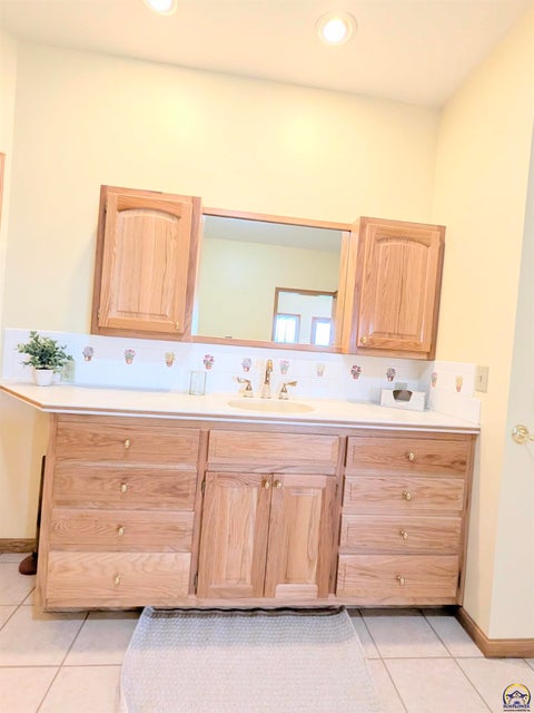 Tiny photo for 2580 YY Road, Emporia, KS 66801 (MLS # 244306)