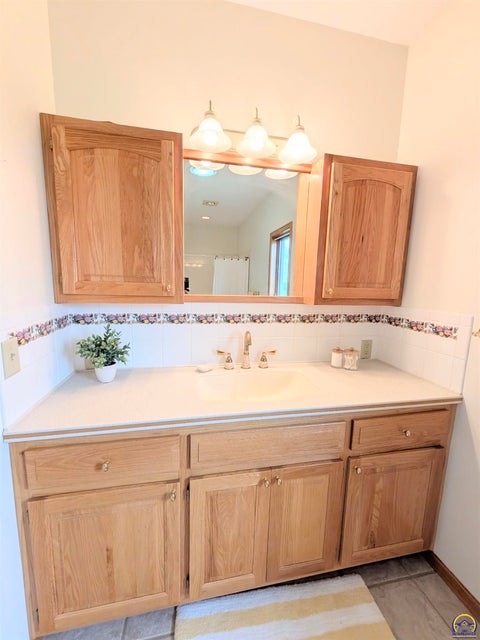Tiny photo for 2580 YY Road, Emporia, KS 66801 (MLS # 244306)