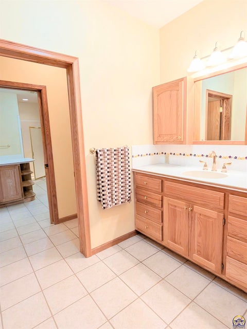 Tiny photo for 2580 YY Road, Emporia, KS 66801 (MLS # 244306)
