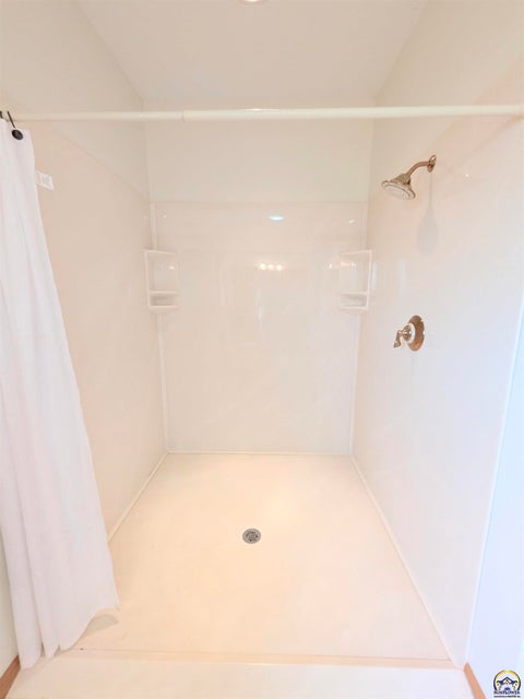 Tiny photo for 2580 YY Road, Emporia, KS 66801 (MLS # 244306)