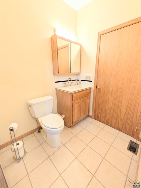 Tiny photo for 2580 YY Road, Emporia, KS 66801 (MLS # 244306)