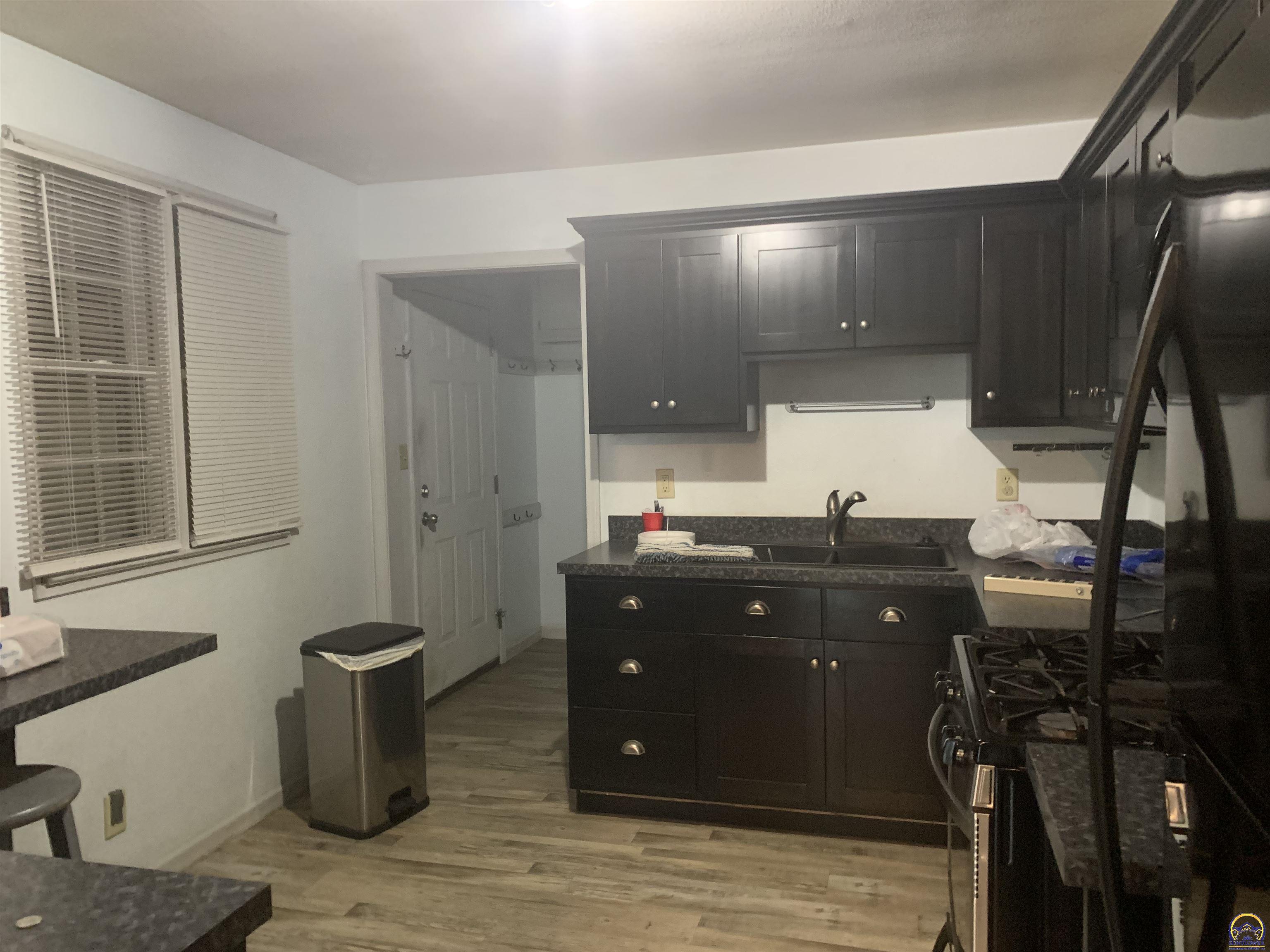 Topeka, Kansas 66616, United States, 3 Bedrooms Bedrooms, ,2 BathroomsBathrooms,Residential,Pending,57829