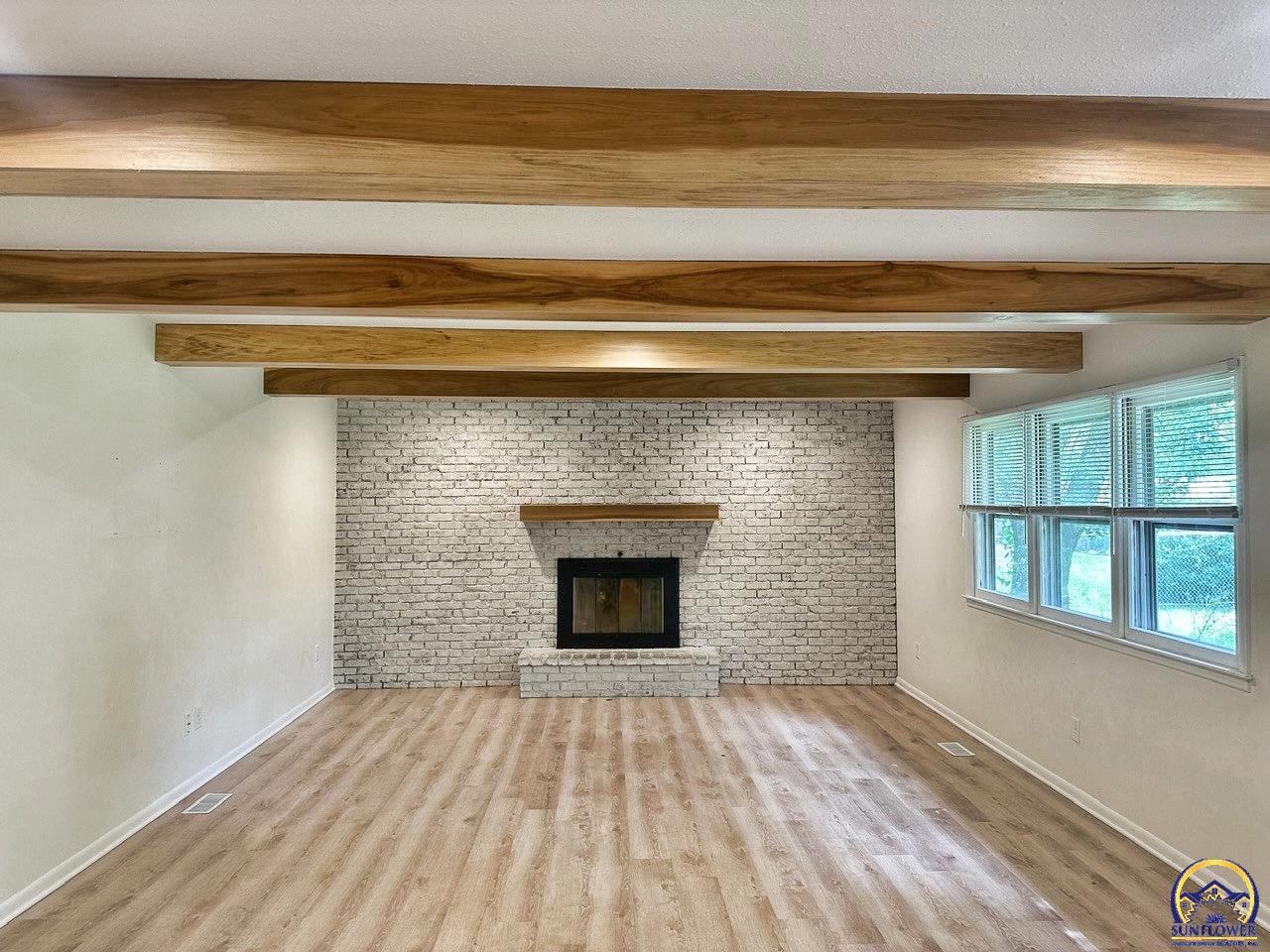 Topeka, Kansas 66605, United States, 3 Bedrooms Bedrooms, ,3 BathroomsBathrooms,Residential,Pending,50281