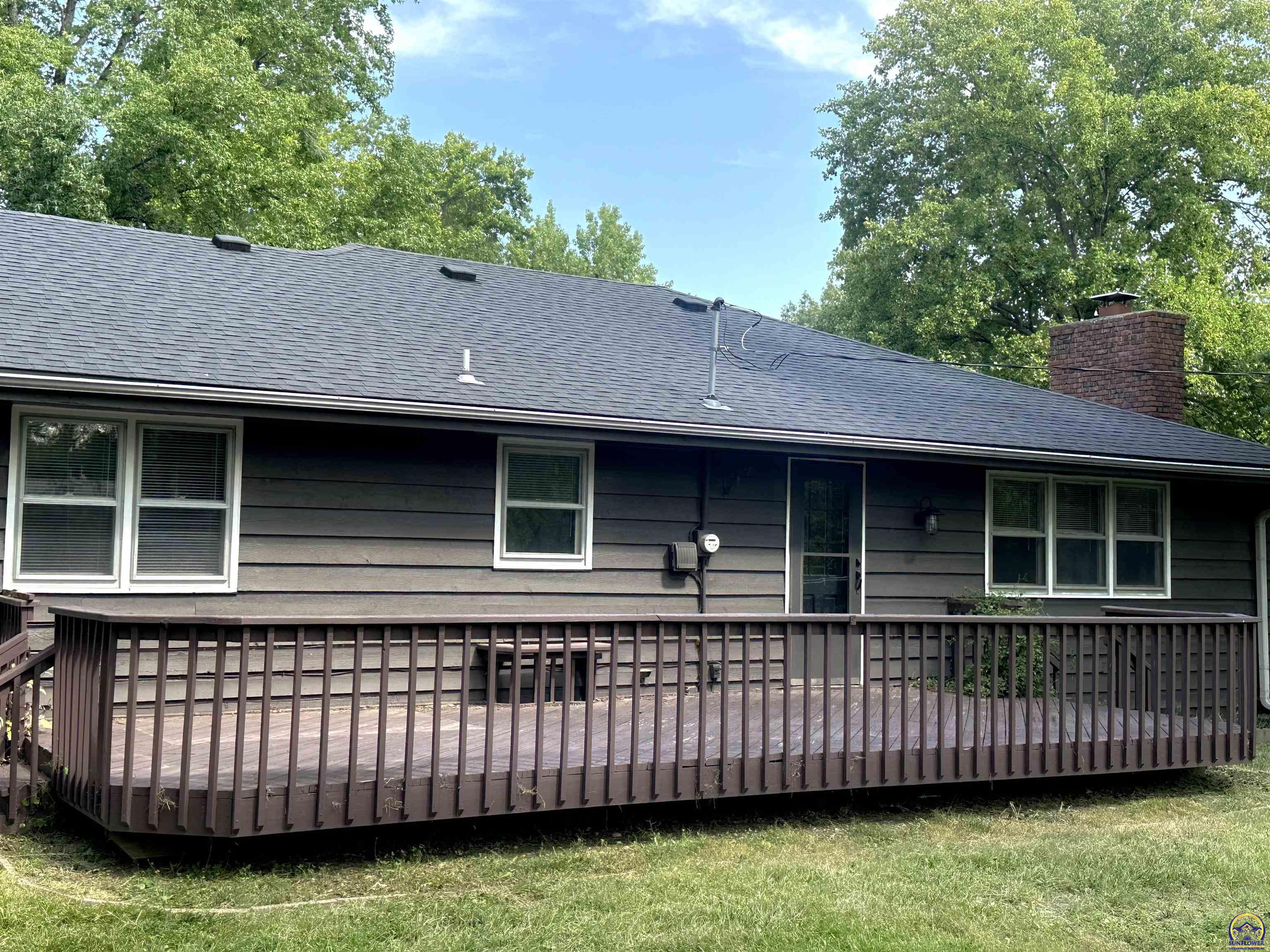 Topeka, Kansas 66605, United States, 3 Bedrooms Bedrooms, ,3 BathroomsBathrooms,Residential,Pending,50281