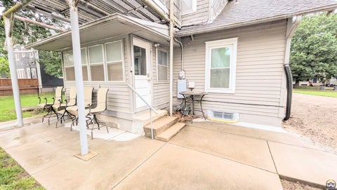 Tiny photo for 708 Union St, Emporia, KS 66801 (MLS # 246117)