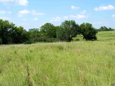 Tiny photo for 6 NW Jennings Rd, Topeka, KS 66618 (MLS # 246557)