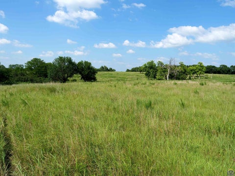 Tiny photo for 6 NW Jennings Rd, Topeka, KS 66618 (MLS # 246557)
