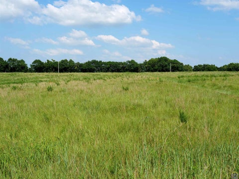 Tiny photo for 6 NW Jennings Rd, Topeka, KS 66618 (MLS # 246557)