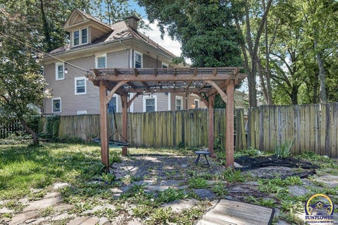 Tiny photo for 1501 SW Mulvane St, Topeka, KS 66604 (MLS # 244565)