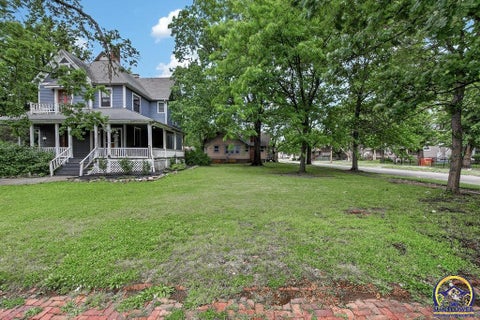 Tiny photo for 1501 SW Mulvane St, Topeka, KS 66604 (MLS # 244565)
