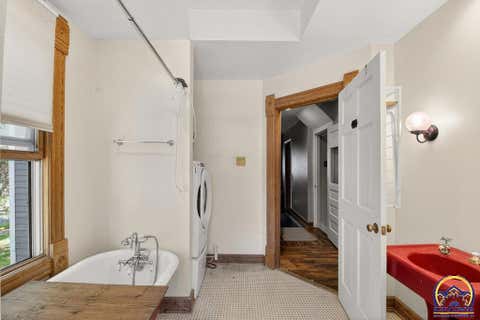Tiny photo for 1501 SW Mulvane St, Topeka, KS 66604 (MLS # 244565)