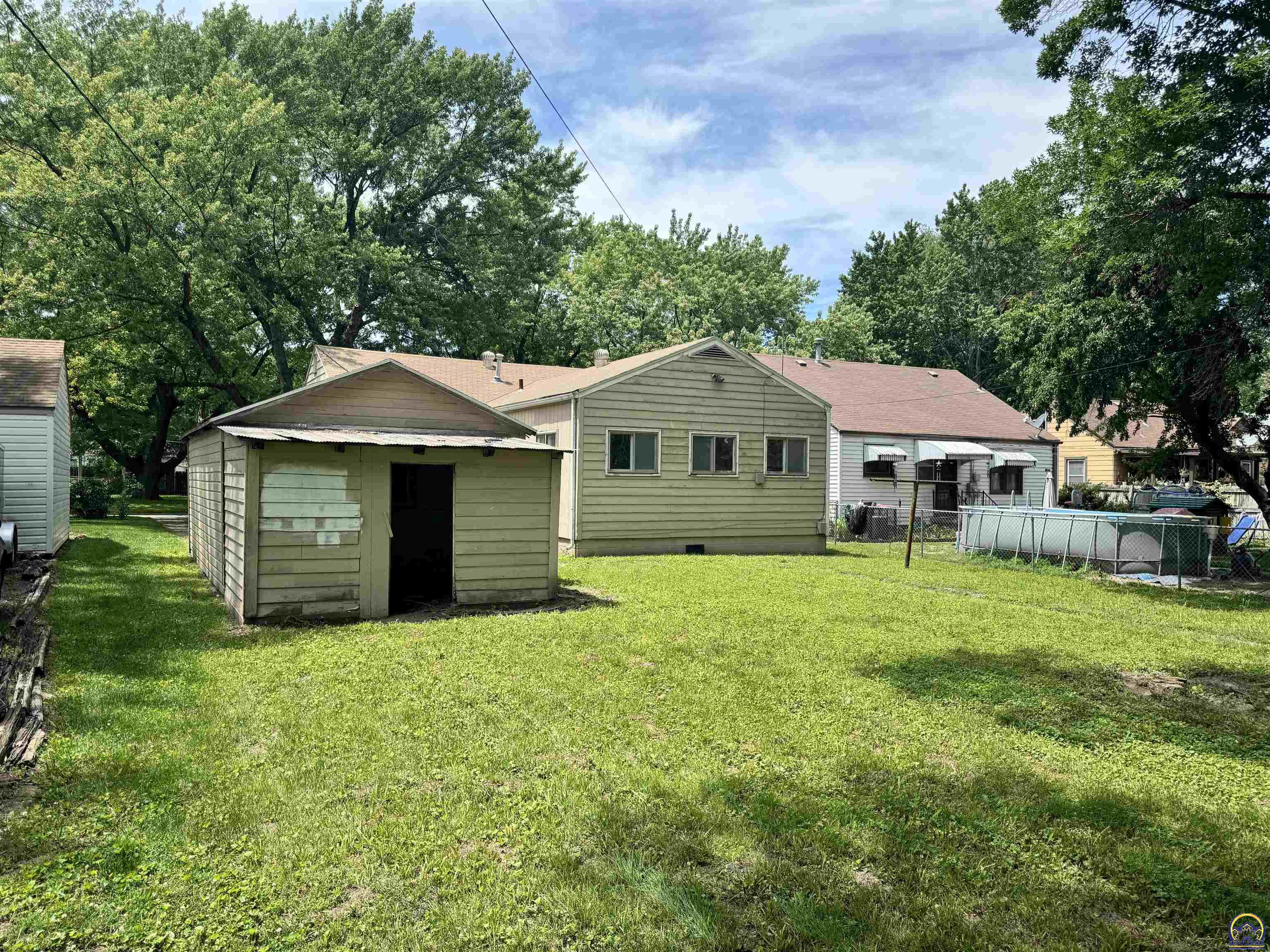 Topeka, Kansas 66618, United States, 3 Bedrooms Bedrooms, ,1 BathroomBathrooms,Residential,Pending,55669