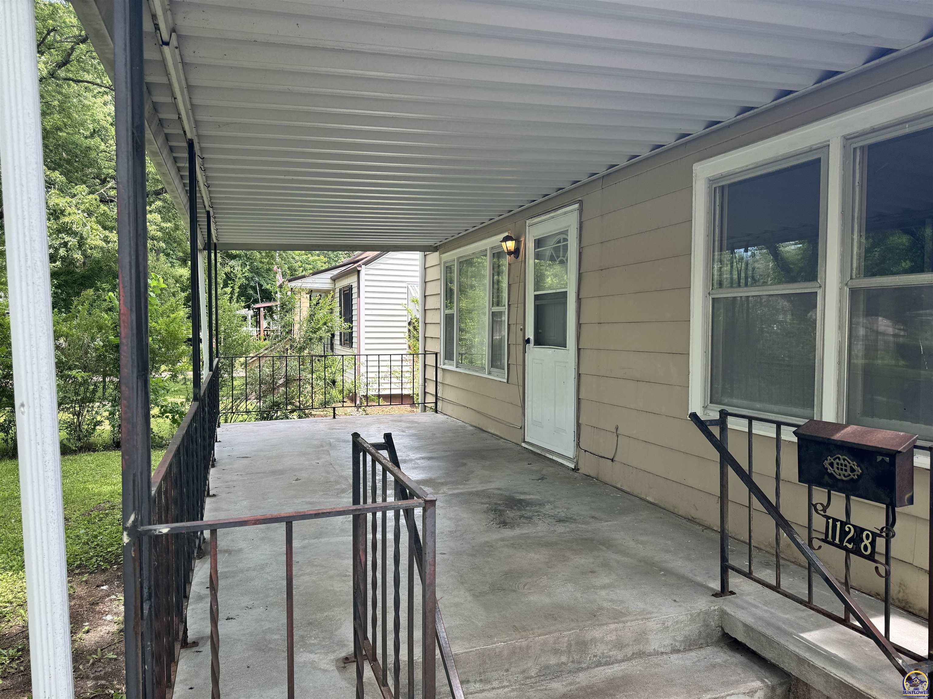 Topeka, Kansas 66618, United States, 3 Bedrooms Bedrooms, ,1 BathroomBathrooms,Residential,Pending,55669