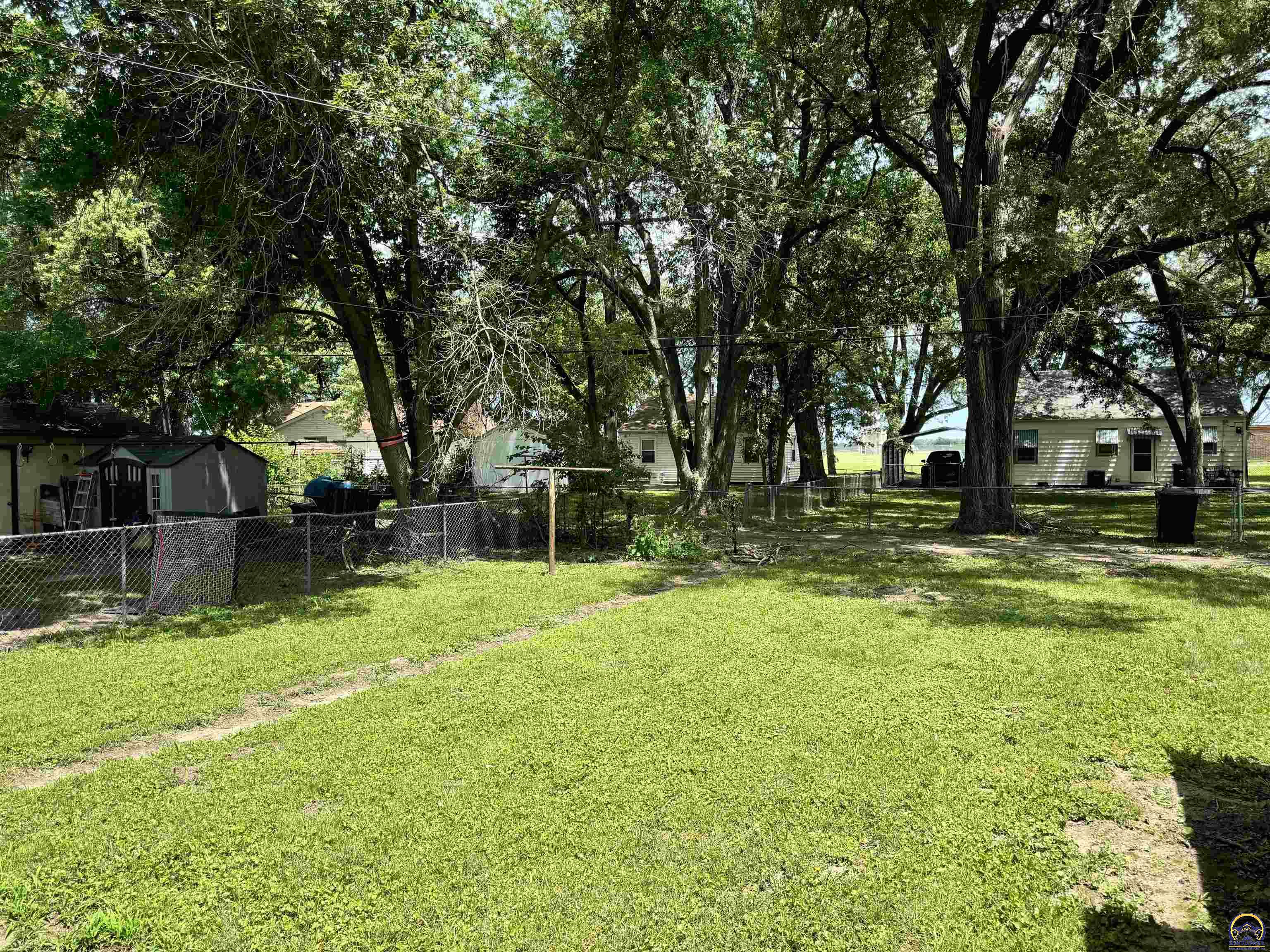 Topeka, Kansas 66618, United States, 3 Bedrooms Bedrooms, ,1 BathroomBathrooms,Residential,Pending,55669