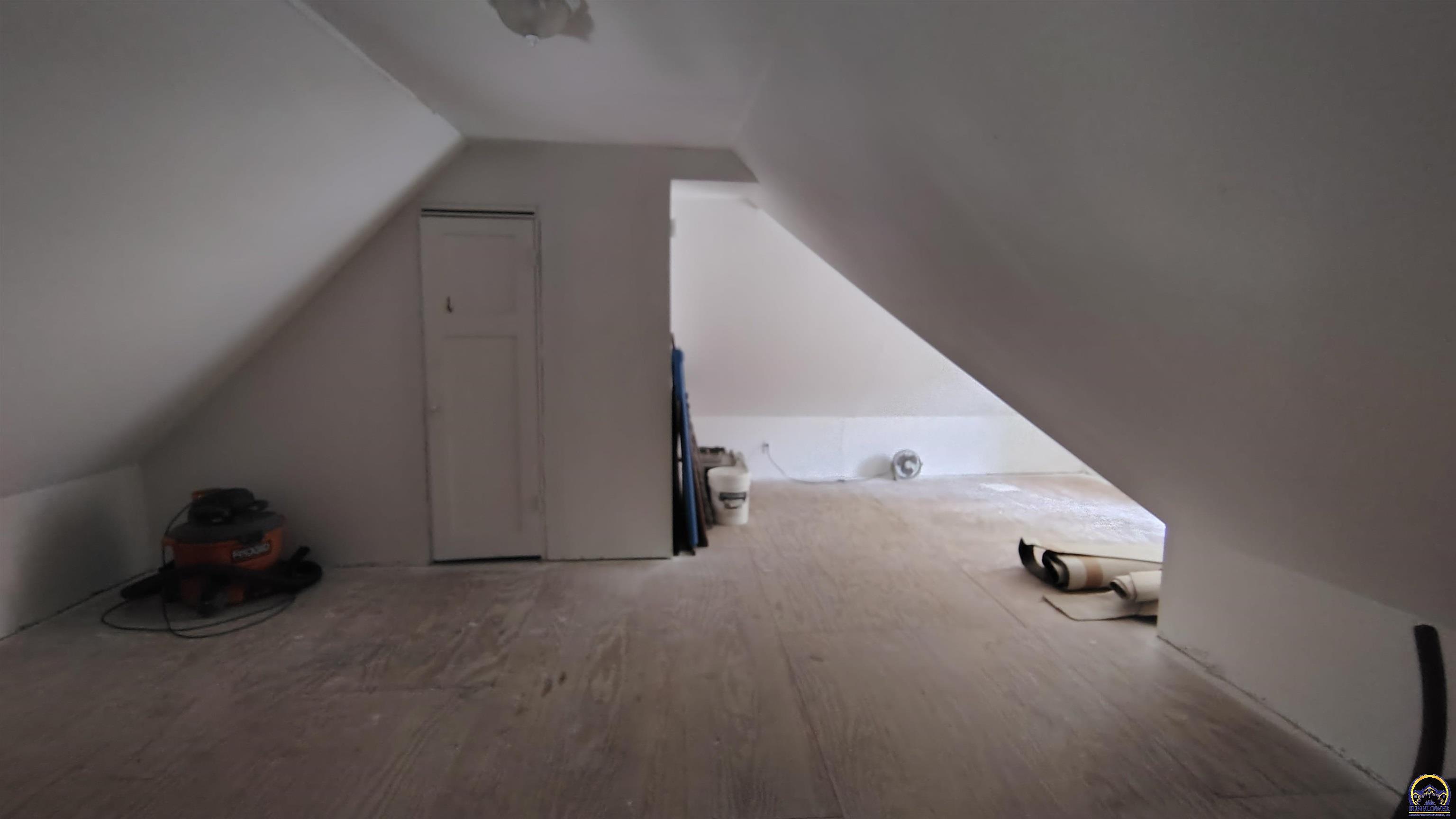 Topeka, Kansas 66612, United States, 3 Bedrooms Bedrooms, ,3 BathroomsBathrooms,Residential,Pending,137378