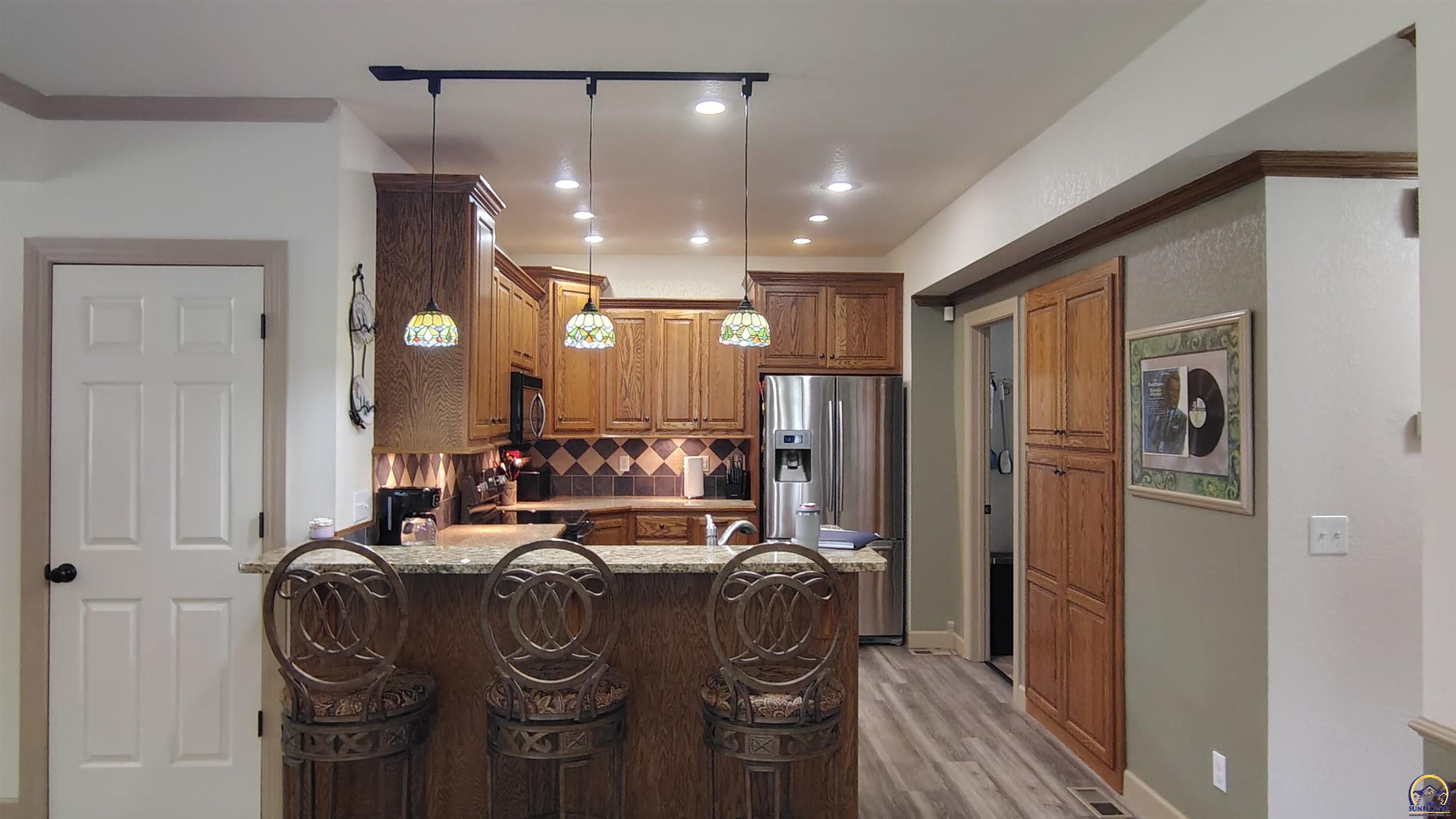 Topeka, Kansas 66612, United States, 3 Bedrooms Bedrooms, ,3 BathroomsBathrooms,Residential,Pending,137378