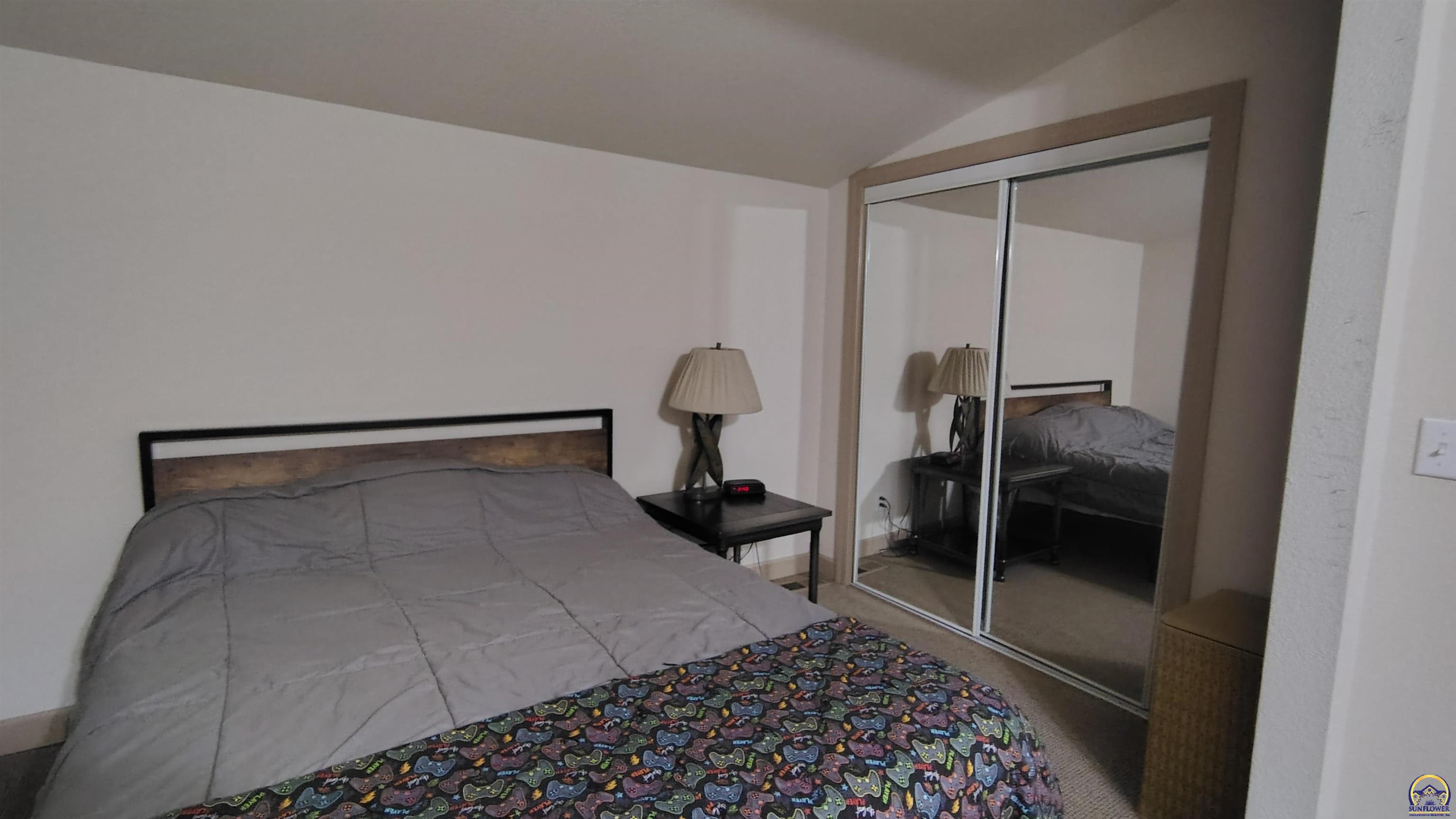 Topeka, Kansas 66612, United States, 3 Bedrooms Bedrooms, ,3 BathroomsBathrooms,Residential,Pending,137378