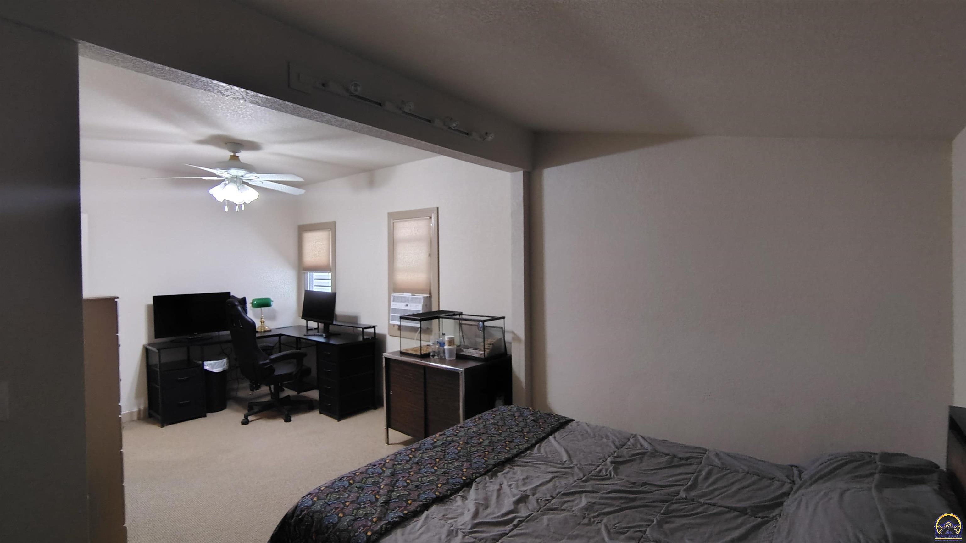 Topeka, Kansas 66612, United States, 3 Bedrooms Bedrooms, ,3 BathroomsBathrooms,Residential,Pending,137378