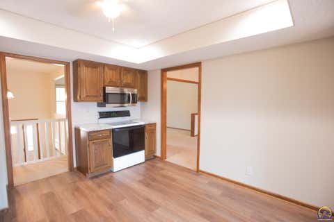 Tiny photo for 3721 SE 27th Ter, Topeka, KS 66605 (MLS # 246207)