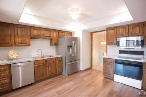 Tiny photo for 3721 SE 27th Ter, Topeka, KS 66605 (MLS # 246207)