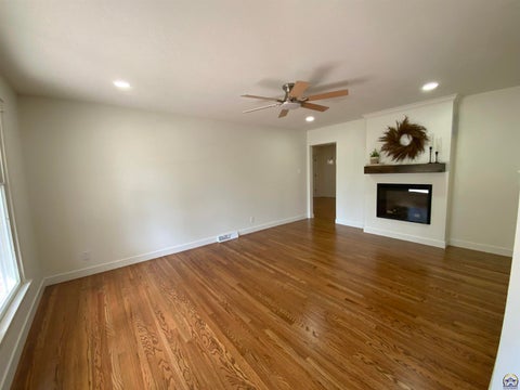 Tiny photo for 1956 SW Navajo Ln, Topeka, KS 66604 (MLS # 246803)