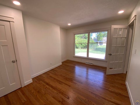 Tiny photo for 1956 SW Navajo Ln, Topeka, KS 66604 (MLS # 246803)