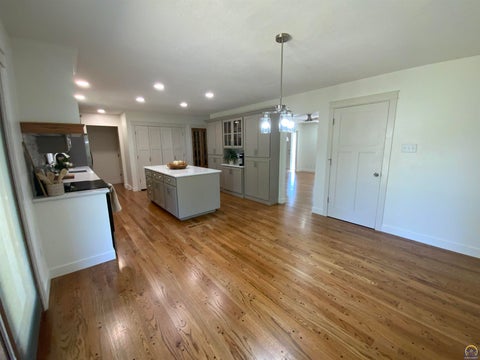 Tiny photo for 1956 SW Navajo Ln, Topeka, KS 66604 (MLS # 246803)