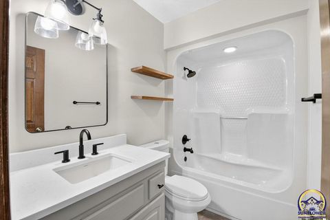 Tiny photo for 2327 SW Brookhaven Ln #7, Topeka, KS 66614 (MLS # 245568)
