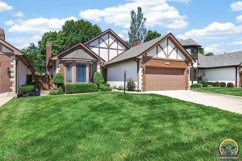 Photo of 2327 SW Brookhaven Ln #7, Topeka, KS 66614 (MLS # 245568)